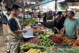 BULOG Kalsel pantau harga sembako ke pasar tradisional