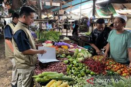 Bulog pantau kenaikan harga sembako di pasar tradisional