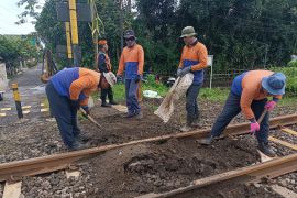 Daop 7 tertibkan jalur pelintasan di Sanankulon-Blitar