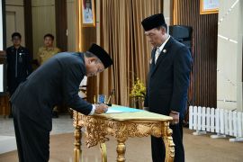 Kusairi dilantik jabat Kepala Disdukcapil HSS