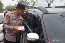 Polres Penajam bagi-bagi takjil gratis sepanjang Ramadhan