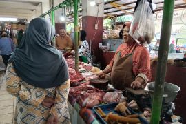 Stok daging aman, harga terkendali di Mataram selama Ramadhan