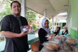 453 siswa MAN 1 Tapin terima MBG kering ramadhan