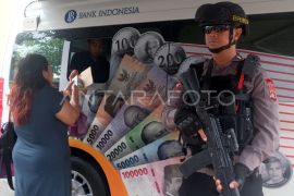 Penukaran uang baru di Bank Indonesia Bali
