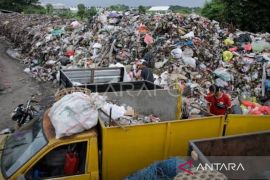 Menata ulang pengelolaan sampah di Bumi Gora