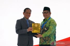 Hulu Sungai Tengah raih penghargaan Menuju Kabupaten Bersih dari Kementerian LH