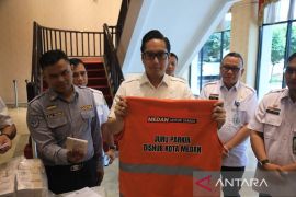Pemkot Medan turunkan tarif retribusi parkir tepi jalan umum