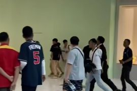 Petugas keamanan ringkus pencuri ponsel dalam mal di Kembangan