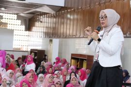 OJK Tasikmalaya mengedukasi literasi keuangan syariah melalui tablig akbar