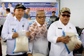 Pemkab Gorontalo gelar pasar murah sediakan 1.000 paket bahan pangan
