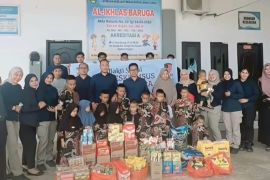 Ditreskrimsus Polda Sultra salurkan bantuan pangan di panti asuhan