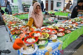 Catat, ini tips menjaga berat badan stabil selama Ramadhan