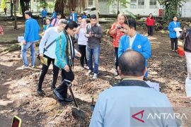 Unpatti tanam 500 bibit pohon untuk lestarikan lingkungan