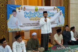 Wali Kota Yamin gemakan pilah sampah plastik saat Safari Ramadhan