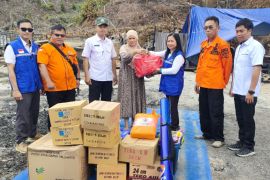Pemkab Gunung Mas bantu warga korban kebakaran rumah