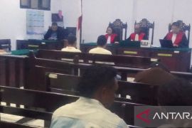 Hakim Ambon vonis dua terdakwa pengguna narkoba dua tahun penjara