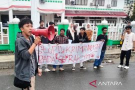 Mahasiswa desak polisi militer Meulaboh adili dua oknum TNI pengeroyok siswa SMA