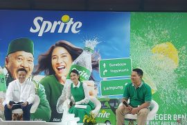 Dian Sastro pilih buka puasa bareng keluarga di rumah