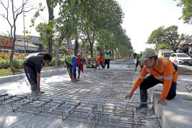 Pemkot Surabaya fokus tangani banjir di Jalan Tanjungsari