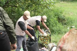 Tim Maung ASRI antisipasi anomali cuaca dengan pangkas pohon dan tertibkan TPS Liar