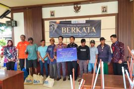 BTN Situbondo berikan bantuan ratusan paket sembako bagi korban banjir