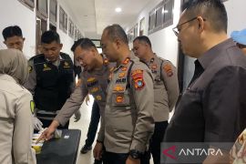Puluhan Perwira Polres Bangka Barat tes urine unjuk bersih narkoba