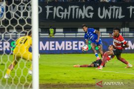 Persib Bandung menang telak 5-0 atas Madura United