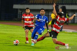 Saddil Ramdani Persib jadi anak Pulau Muna pertama juara liga
