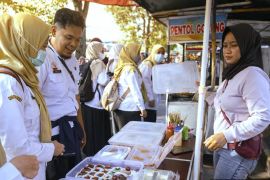 Dinkes Kota Madiun lakukan uji sampel jajanan takjil Ramadhan PKL