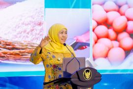 Khofifah imbau pengusaha bayar THR maksimal H-7 Lebaran