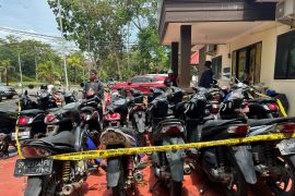 Korban pencurian sepeda motor datangi Polda Kepri