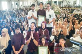 dr. Ayu Widyaningrum ukir tiga rekor MURI bersama 3.500 anak yatim