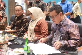 Wabup Katamso Hadiri RUPS Bank 9 Jambi