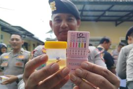 Ribuan anggota Polres Ponorogo jalani tes urine antisipasi narkoba
