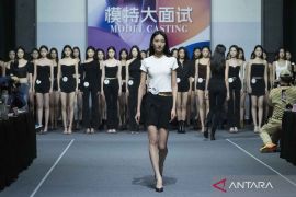 Ribuan model berkompetisi dalam audisi menjelang perhelatan China Fashion Week 2026