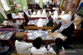 Anggaran MBG masuk pos pendidikan dinilai sebagai keputusan politik