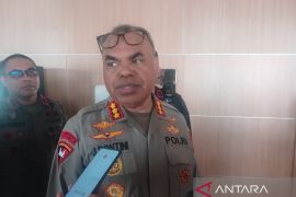 Kapolda Papua Tengah pantau tambang emas ilegal di Kapiraya