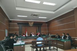 Terdakwa dugaan korupsi SMA Beo dituntut berbeda di PN Manado