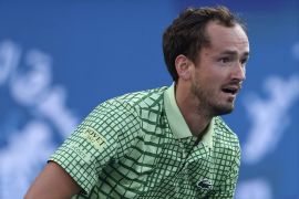 Medvedev kalahkan Auger-Aliassime untuk capai final Dubai