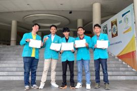 Kembangkan material ramah lingkungan pengganti kayu, Mahasiswa UMS raih perunggu pada AISEEF 2026