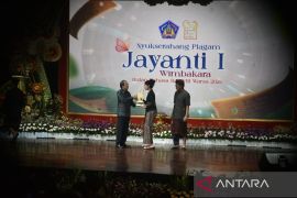 Gubernur Koster jadwalkan temui desa yang tak gelar Bulan Bahasa Bali