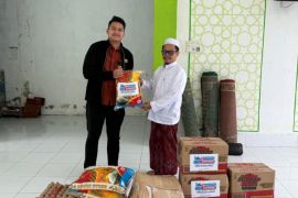 Pertamina Patra Niaga Regional Kalimantan Berbagi Takjil dan Sembako untuk Masyarakat Sebatik