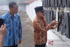Pemkab Kubu Raya tata taman Makam Pahlawan