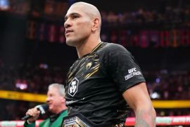 Alex Pereira lepas gelar juara dunia kelas berat ringan UFC