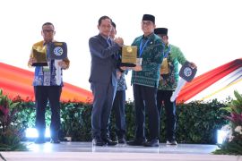 Tanah Bumbu terima predikat kabupaten bersih