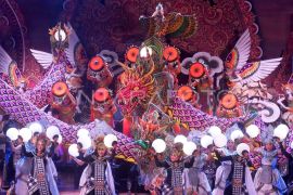 Tarian kolosal Surya Candra Jagaditha di HUT Kota Denpasar