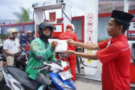 Pertamina berbagi takjil di 178 SPBU selama Ramadhan