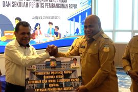 Pemprov Papua salurkan Rp5,75 miliar untuk 9 lembaga keagamaan