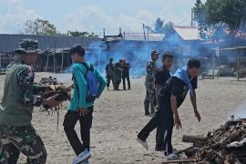 Aksi bersih pantai pascabanjir Lhokseumawe hasilkan 5 ton sampah kayu