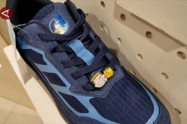 Kolaborasi langkah, hiburan, dan perjalanan dalam alas kaki